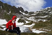 04 Al primo dei Laghetti di Ponteranica (2109) con vento